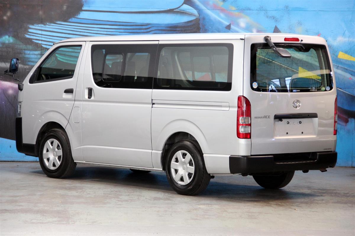 2020 Toyota Regius ACE Carousel 5