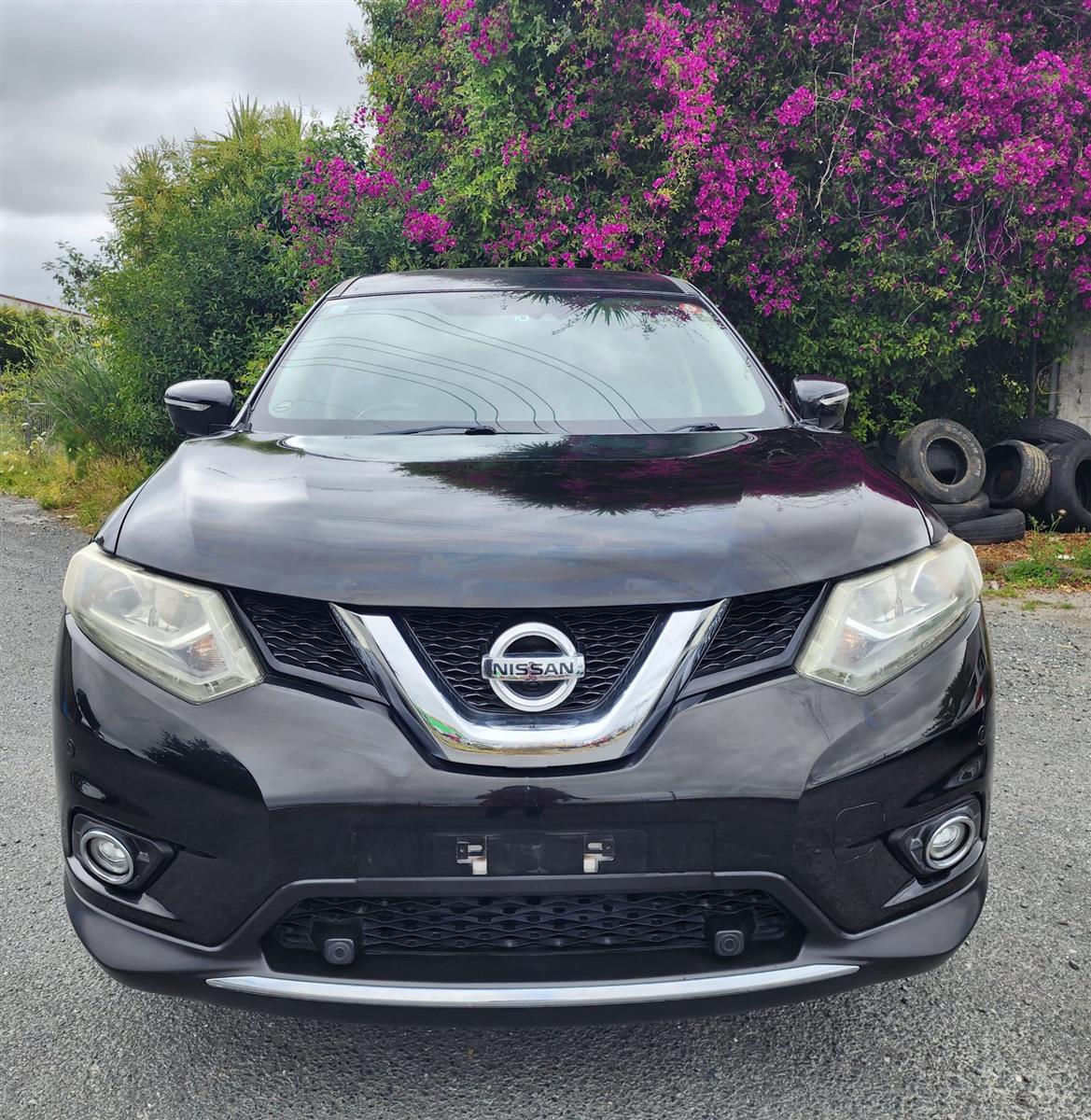 2015 Nissan X-Trail HYBRID Carousel 4