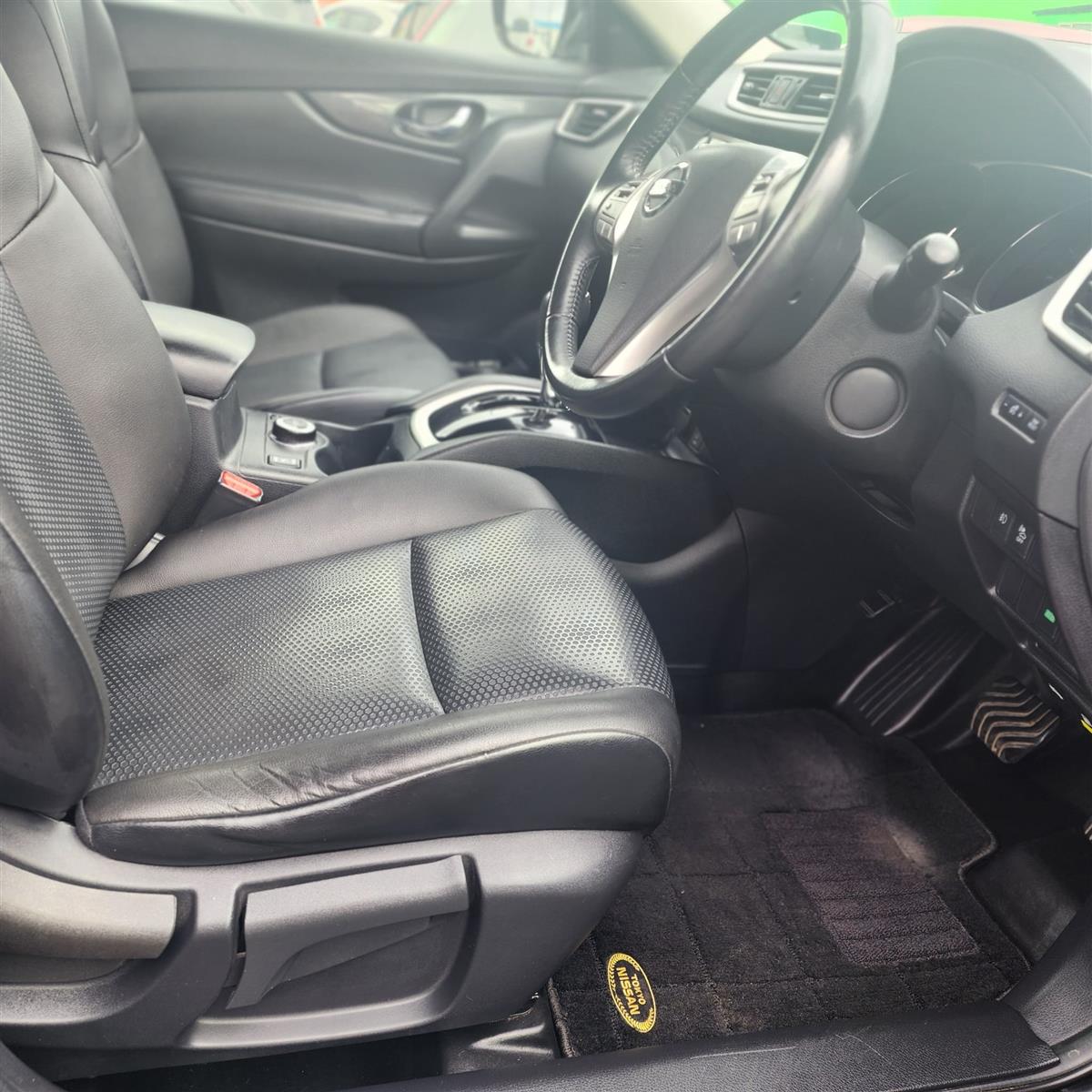 2015 Nissan X-Trail HYBRID Carousel 10