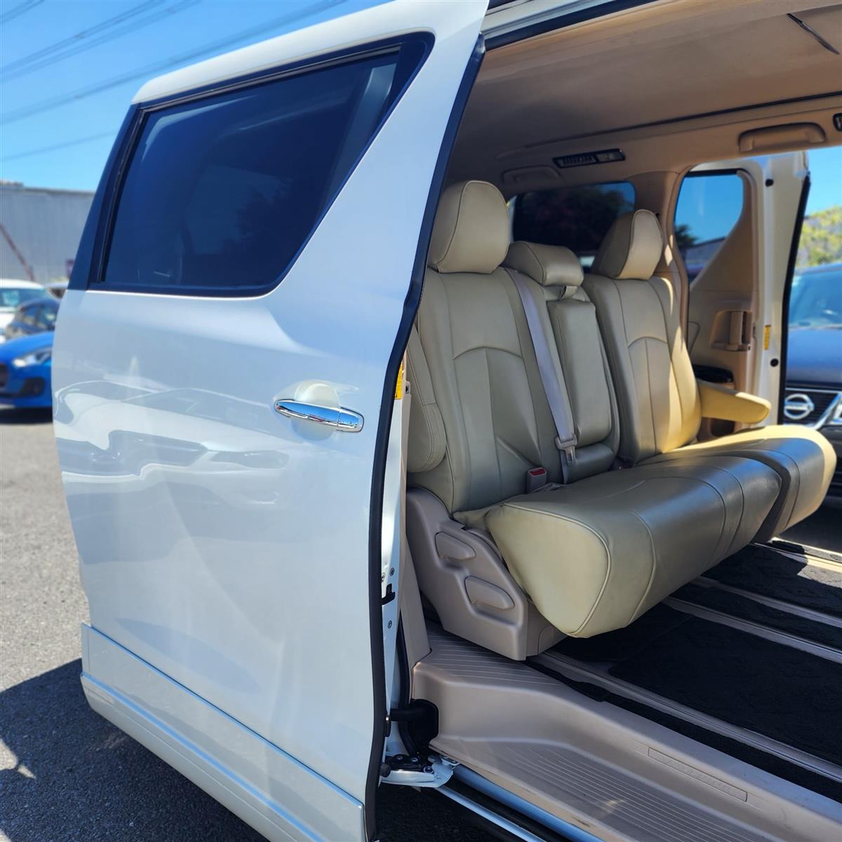 2012 Toyota Vellfire Body kit Model Carousel 7