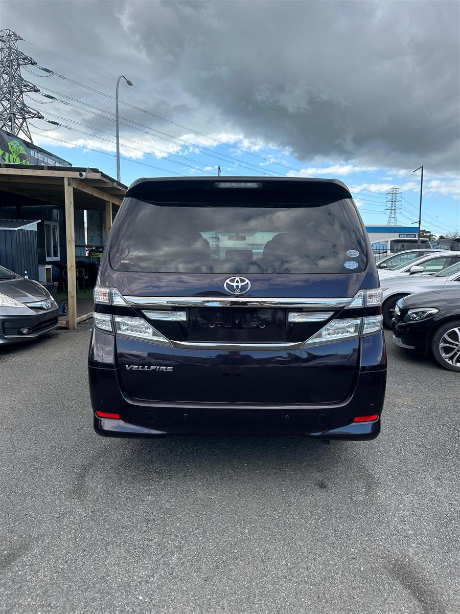 2012 Toyota Vellfire Carousel 3