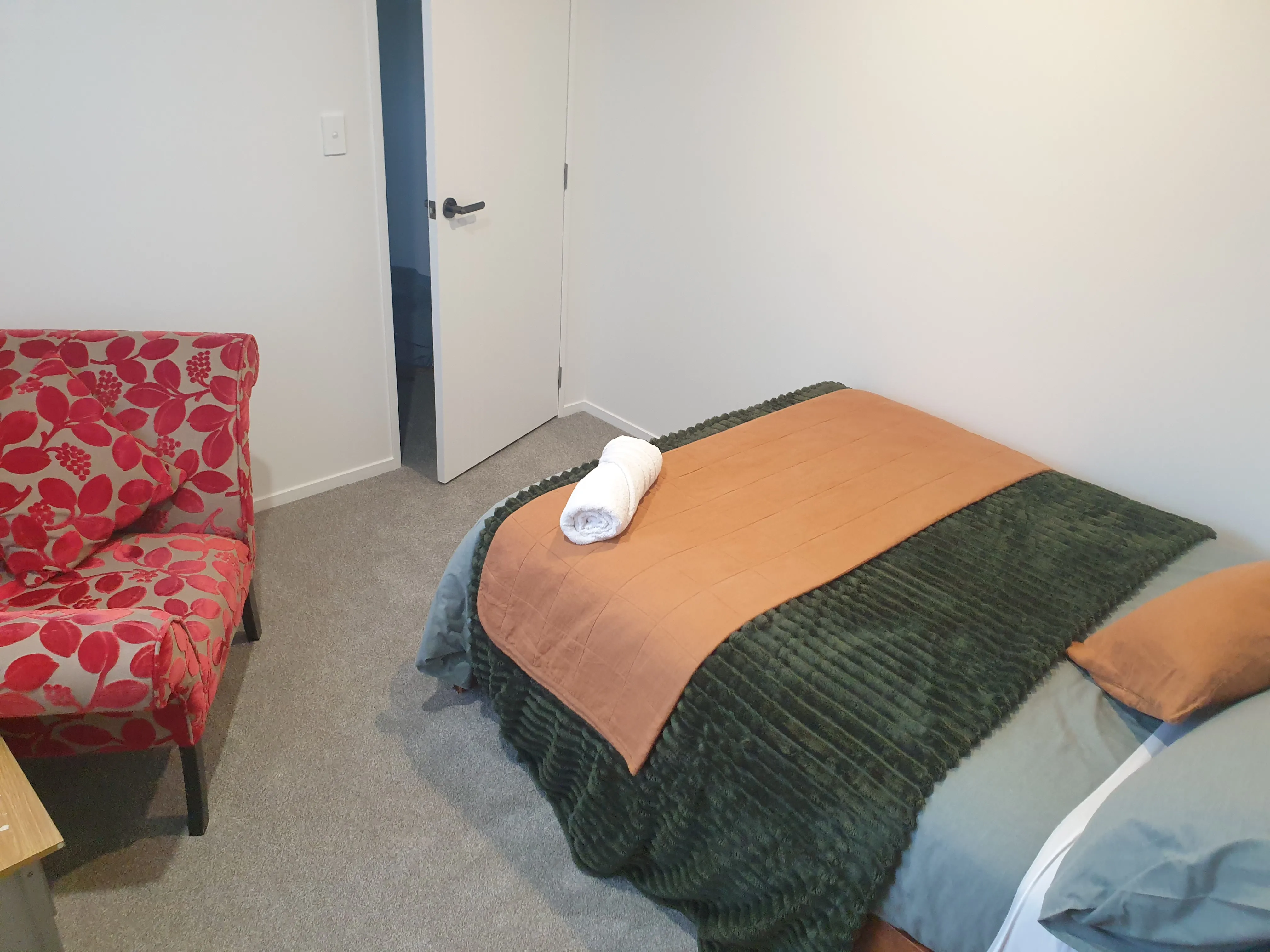 Short term Room rental Carousel 1