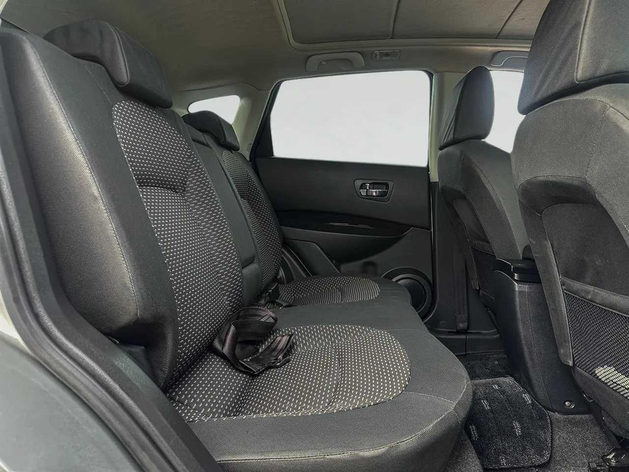2007 Nissan Dualis 20G with Sunroof Carousel 6