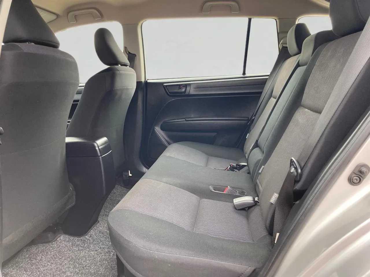 2017 Toyota Corolla Fielder 1.5G Hybrid Carousel 6