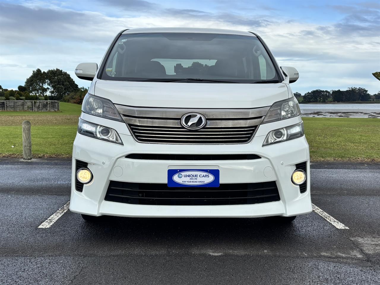 2013 Toyota Vellfire 24Z 7 Seater Carousel 13