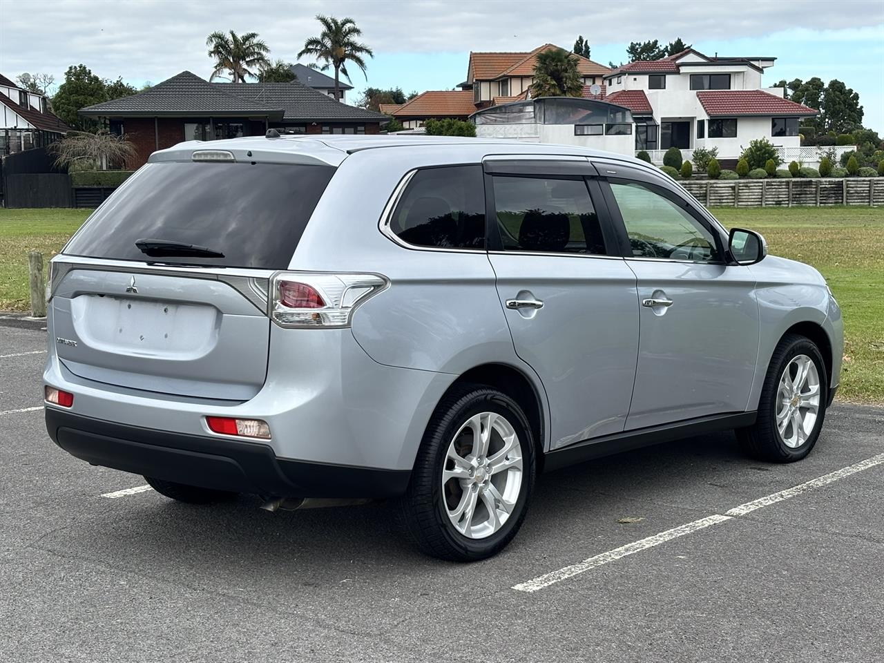 2013 Mitsubishi Outlander 2.4G 4WD 7 Seater Carousel 17