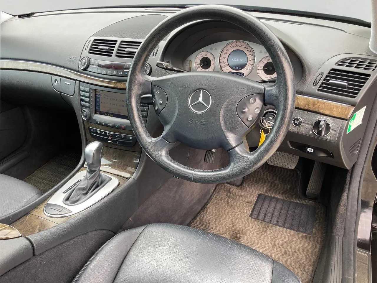 2006 Mercedes-Benz E350 Avantgarde Carousel 2