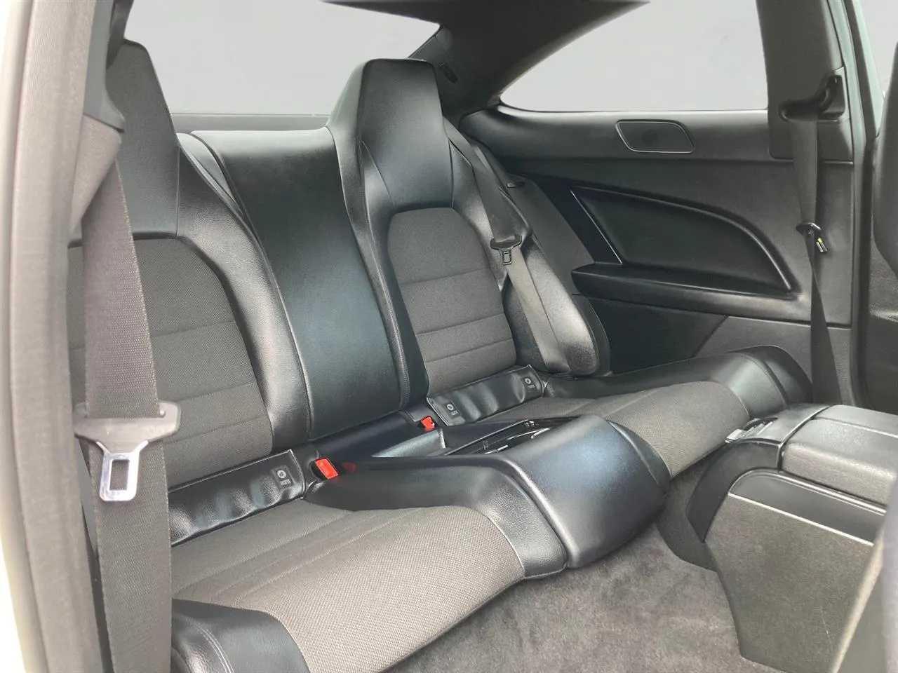 2012 Mercedes-Benz C250 Blue Efficiency Carousel 5