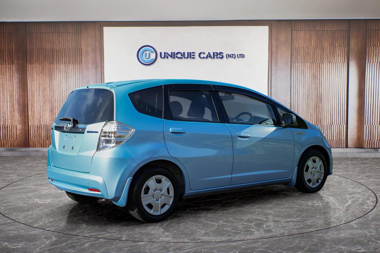 2012 Honda Fit Hybrid Smart Selection Carousel 17