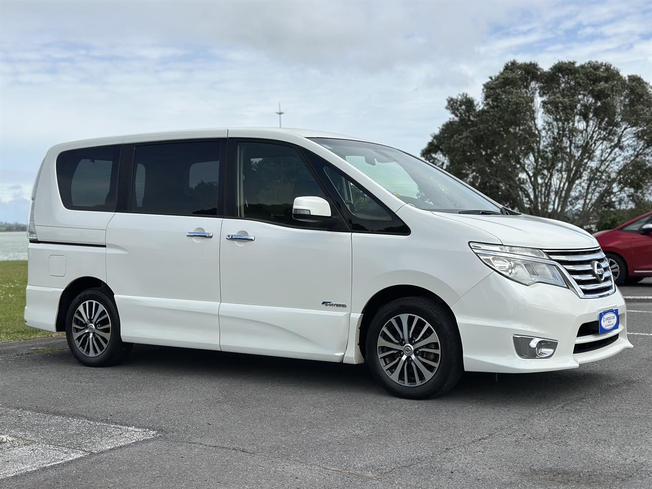 2015 Nissan Serena Highway Star Smart Hybrid Carousel 11