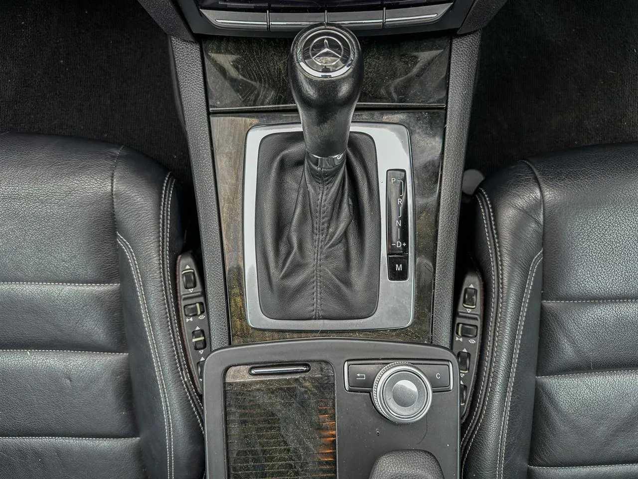2010 Mercedes-Benz E250 CGI Blue Efficiency Carousel 9