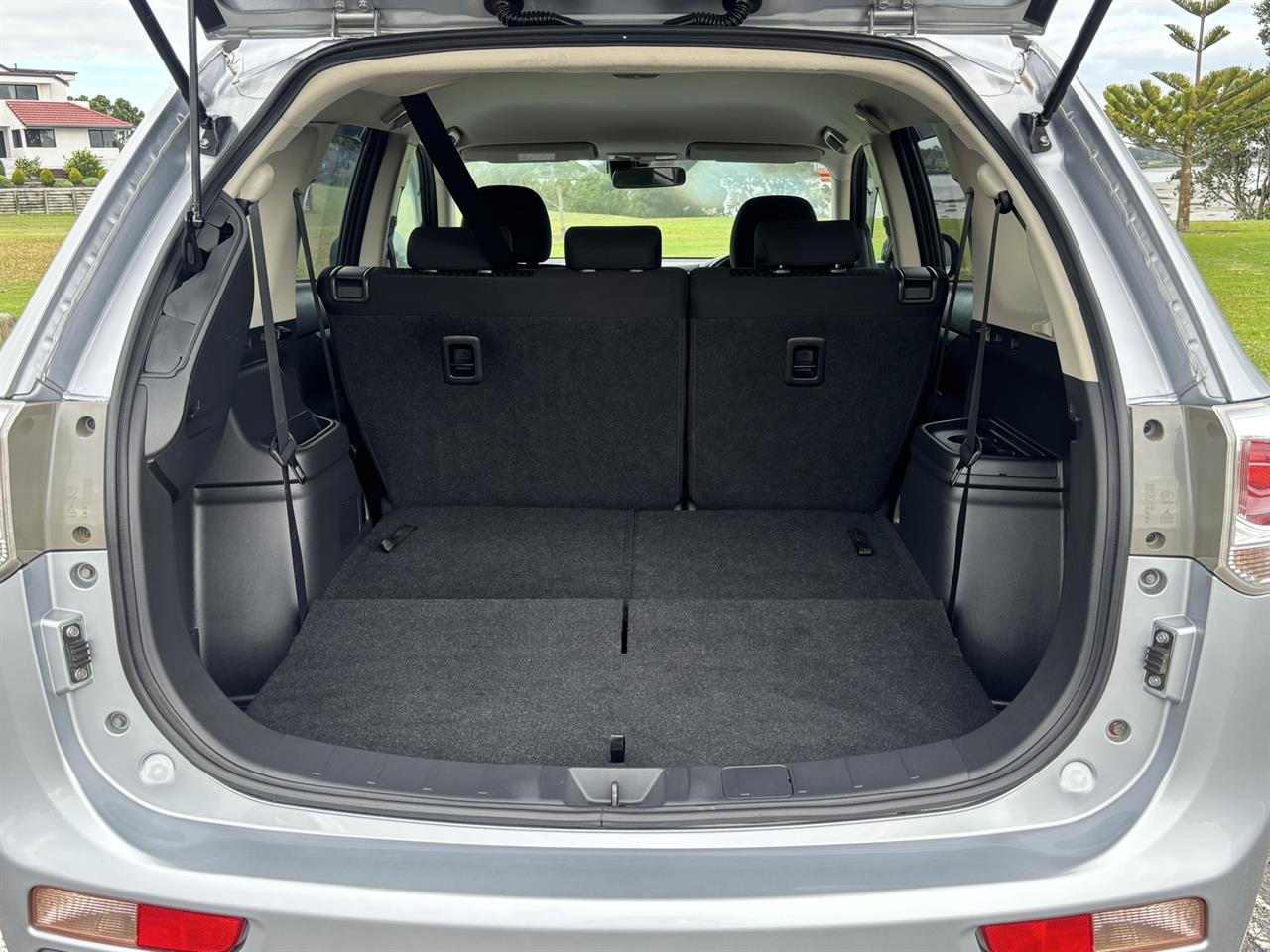 2013 Mitsubishi Outlander 2.4G 4WD 7 Seater Carousel 7