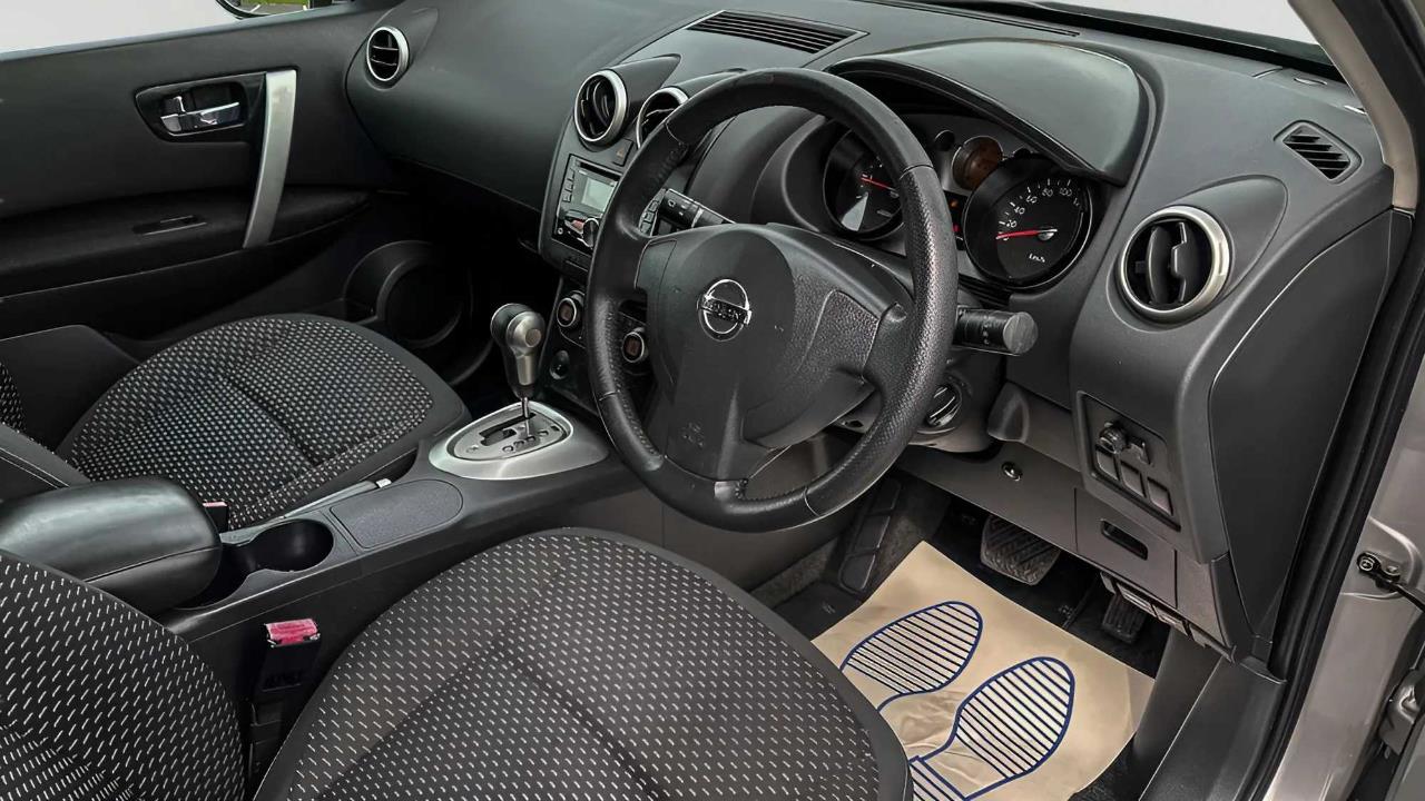 2007 Nissan Dualis 20G with Sunroof Carousel 2