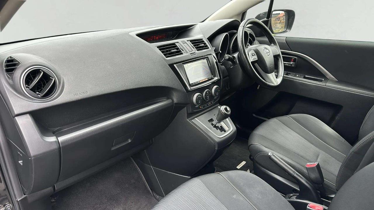2015 Nissan Lafesta 2.0 Highway Star Carousel 3