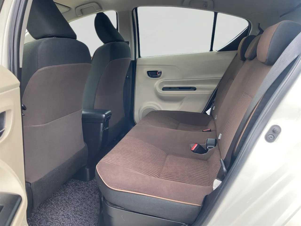 2012 Toyota Aqua 1.5 Type G Hybrid Carousel 5