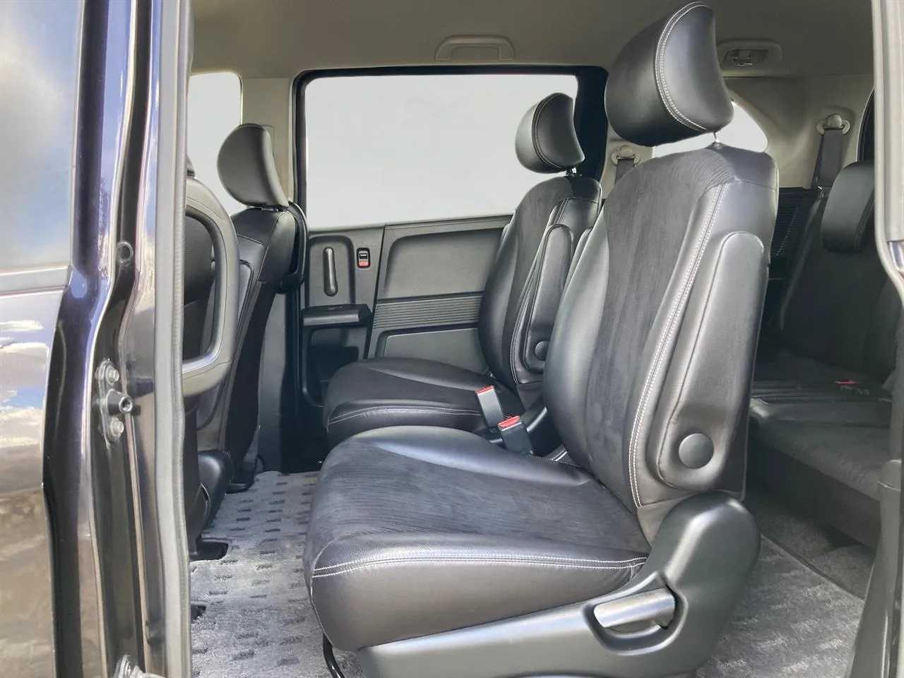 2012 Honda Freed 1.5 Hybrid Flexi Package Carousel 5