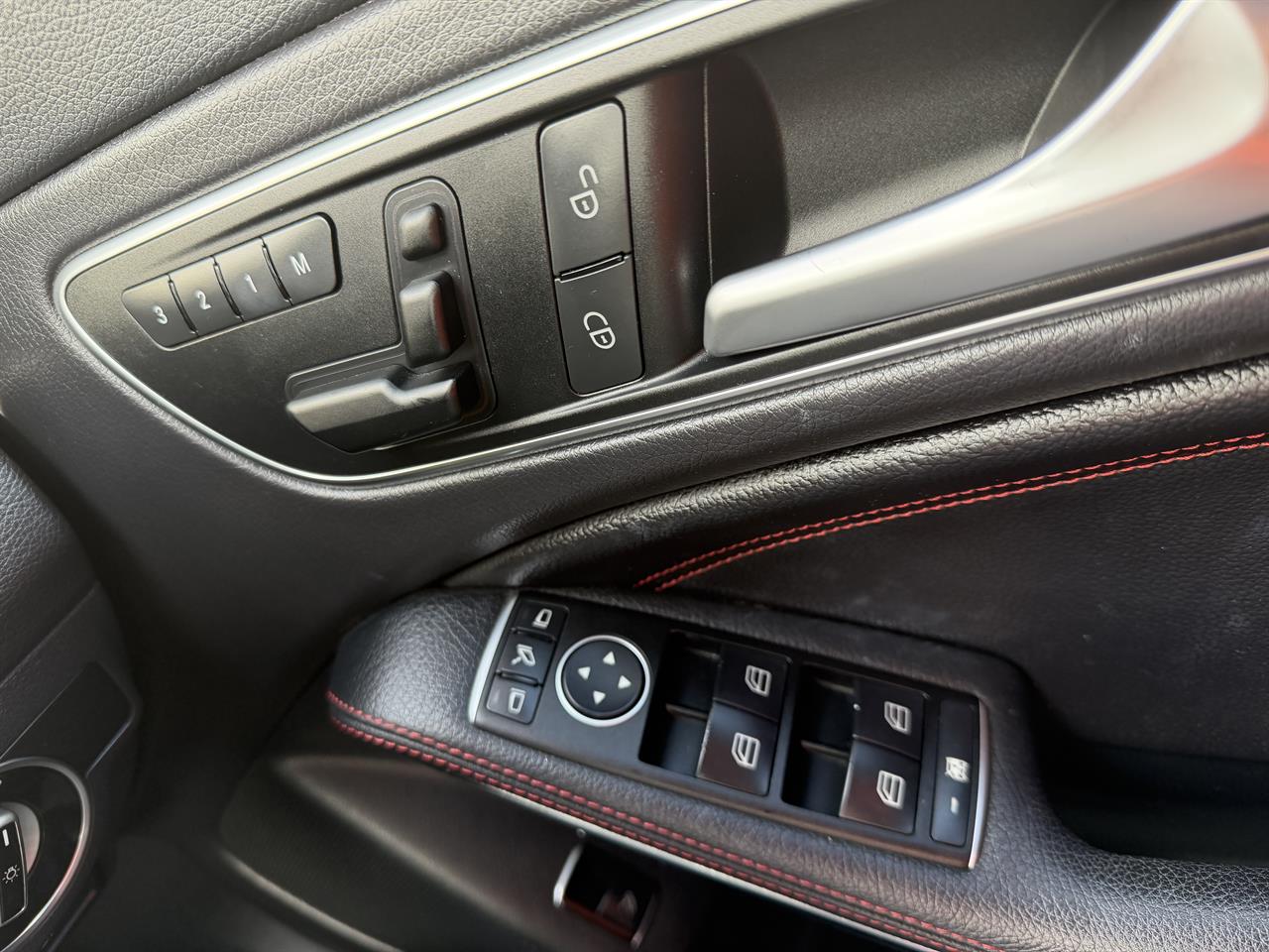 2015 Mercedes-Benz CLA250 Leather Exclusive AMG Package Carousel 6