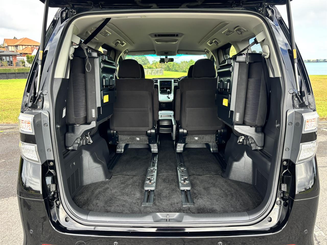 2012 Toyota Vellfire 24Z 7 Seater Carousel 7
