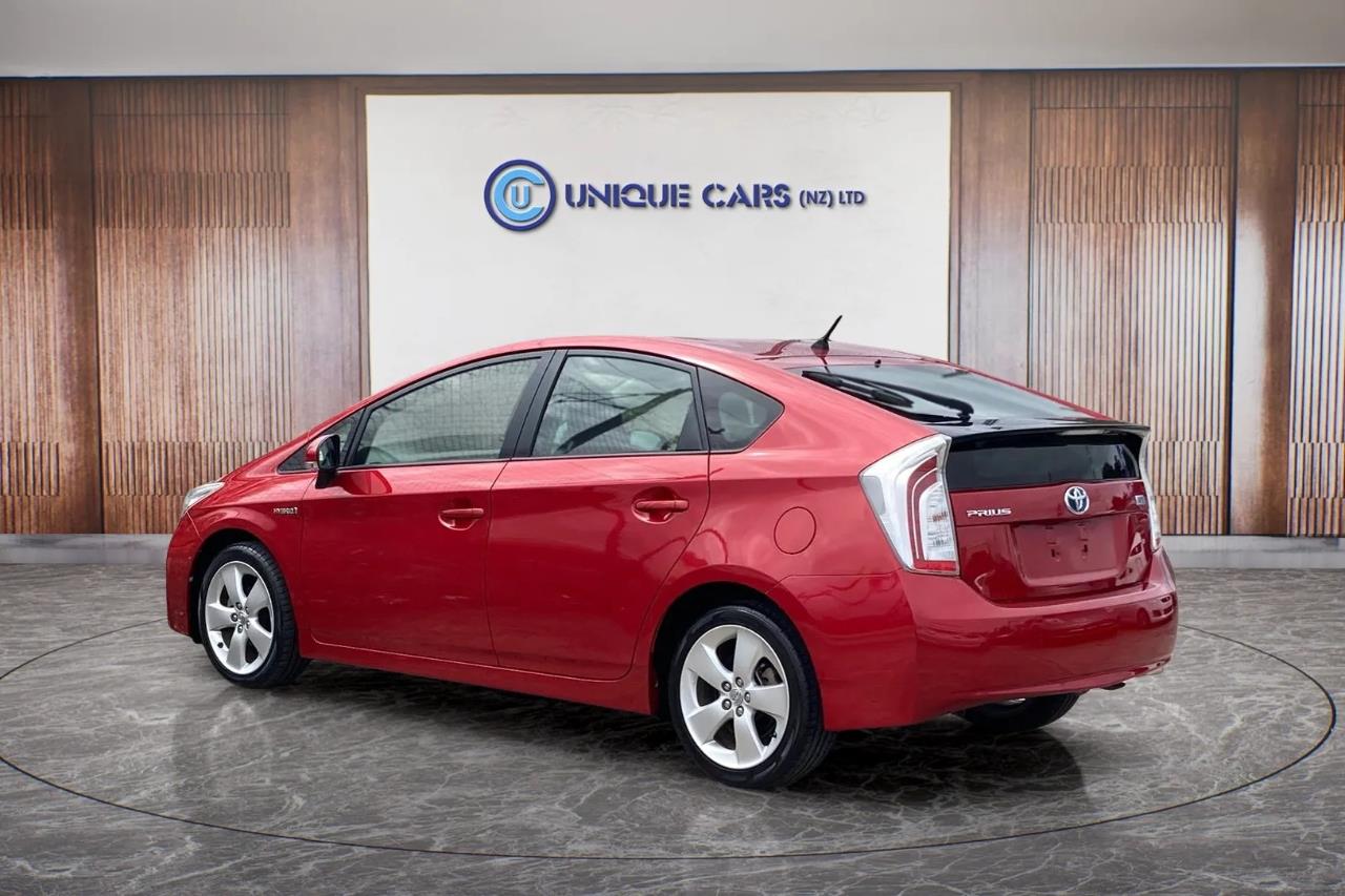 2014 Toyota Prius 1.8 Type S Facelift Carousel 15