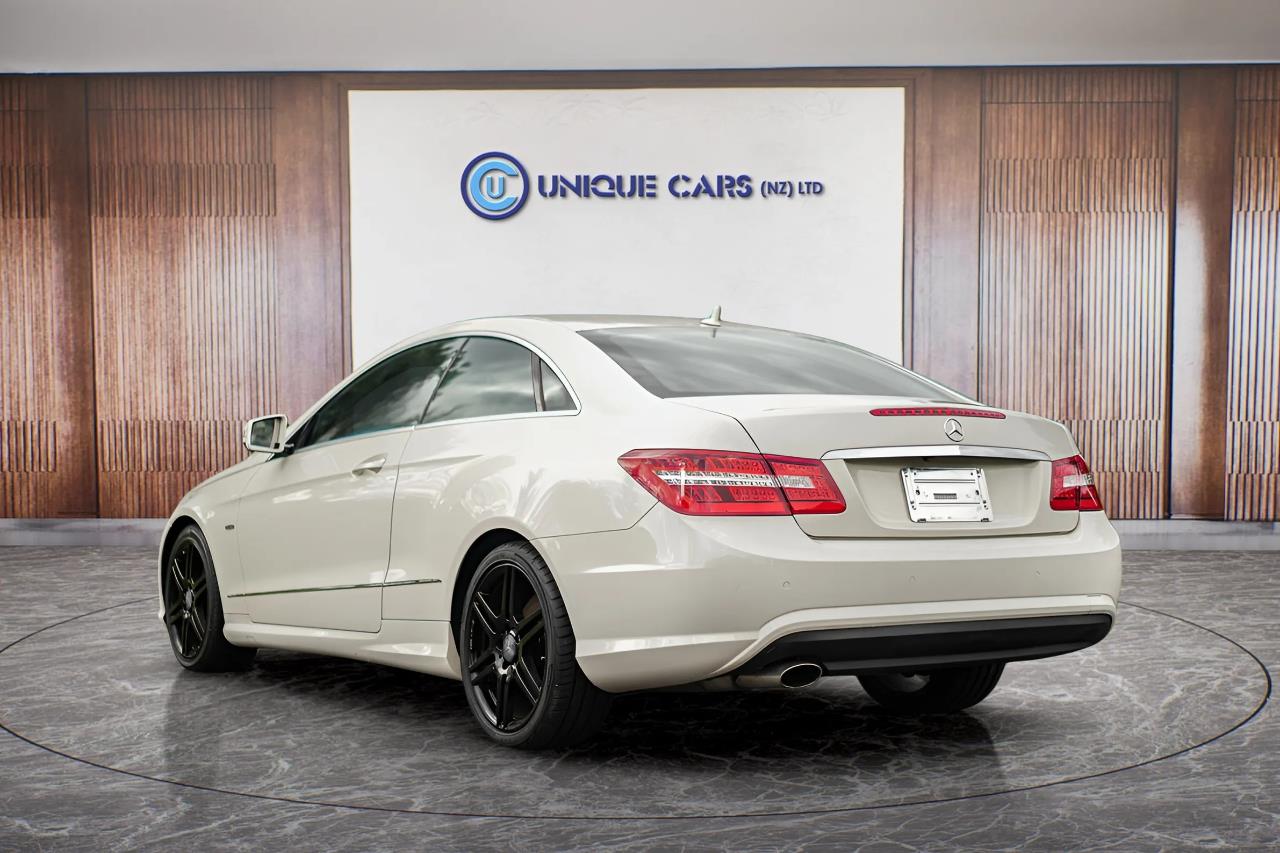 2010 Mercedes-Benz E250 CGI Blue Efficiency Carousel 15