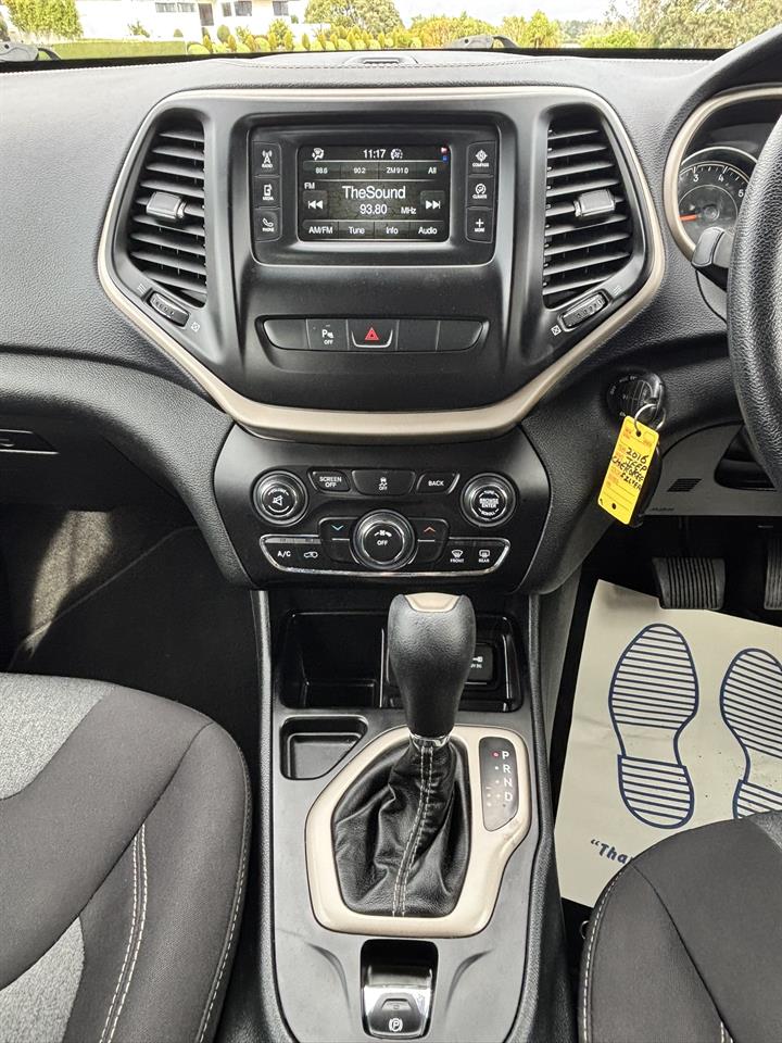 2016 Jeep Cherokee 2.4P Sport Carousel 7