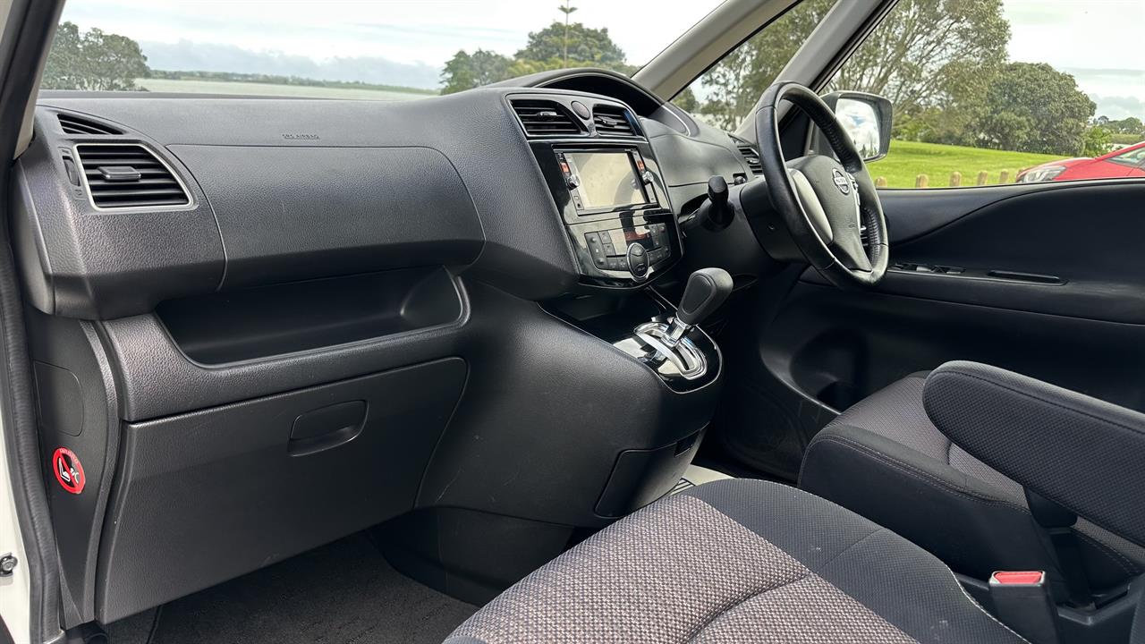 2015 Nissan Serena Highway Star Smart Hybrid Carousel 3