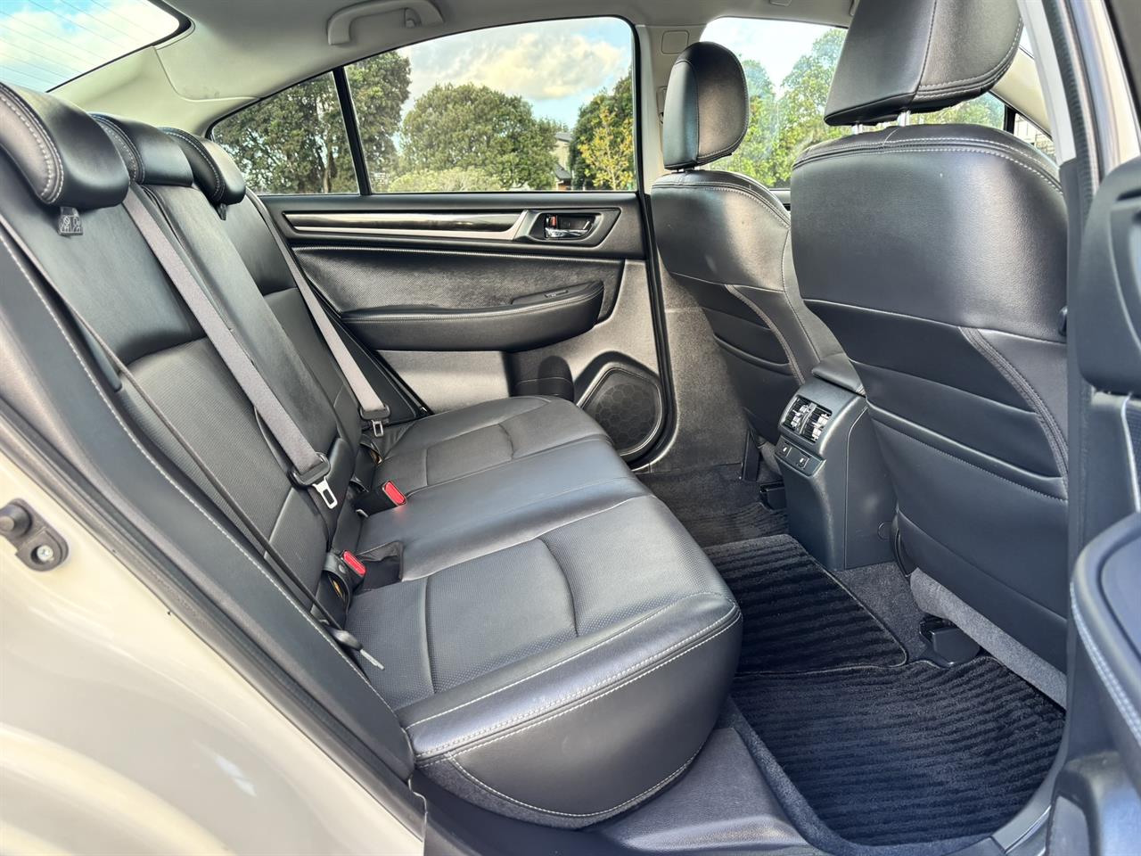 2014 Subaru Legacy B4 Limited Carousel 6