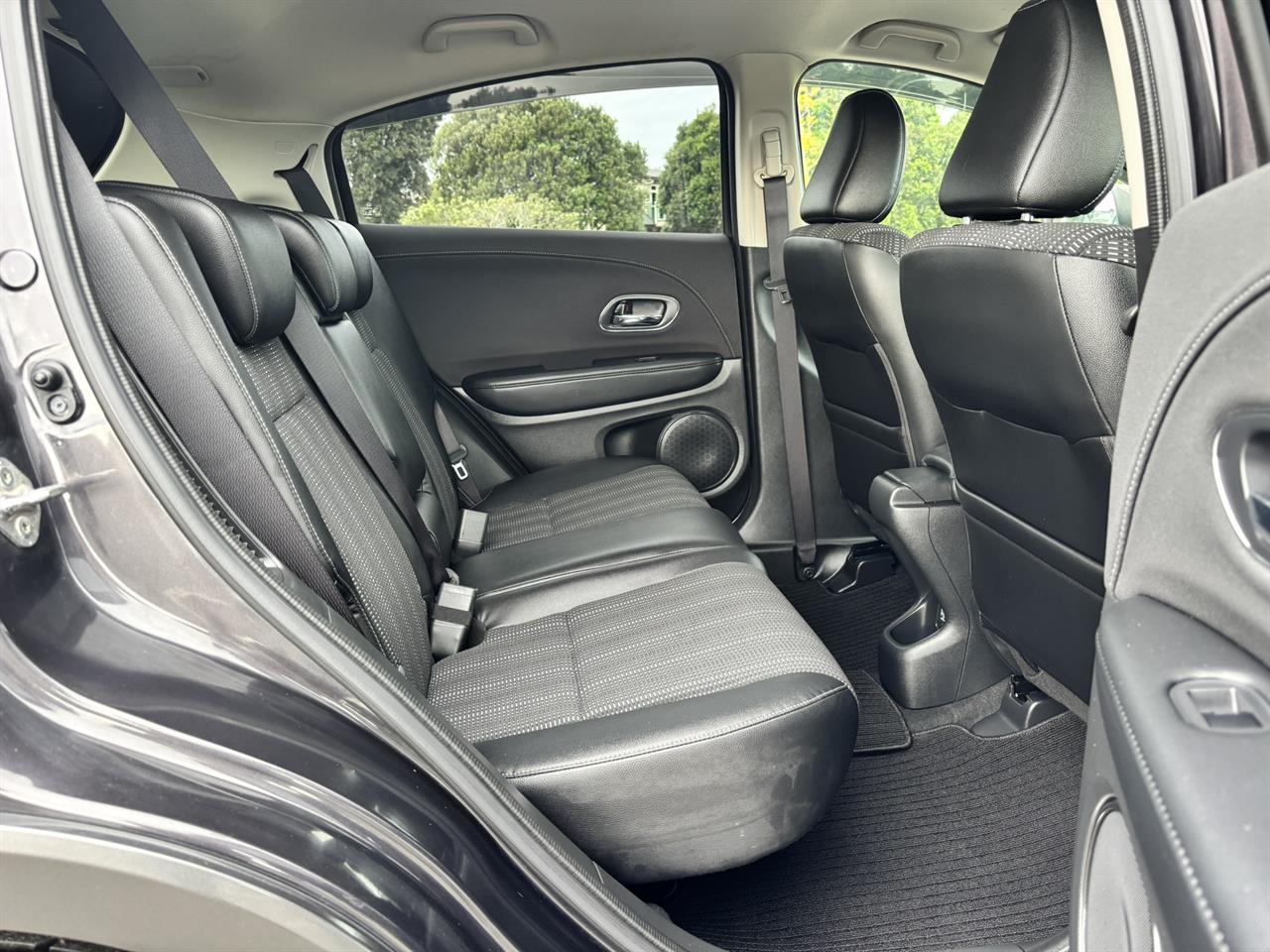 2014 Honda Vezel 1.5X AWD Hybrid Carousel 5
