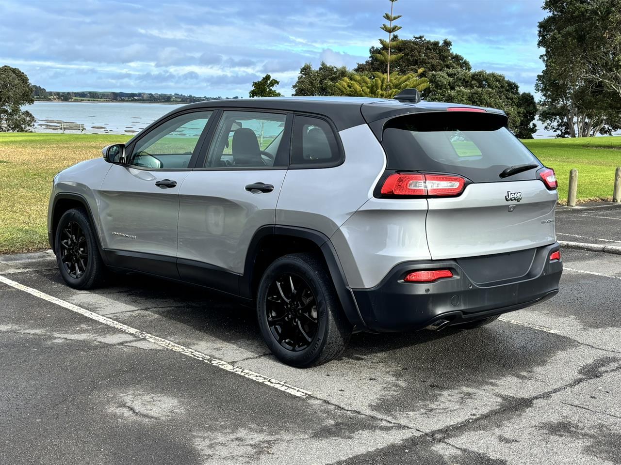 2016 Jeep Cherokee 2.4P Sport Carousel 15