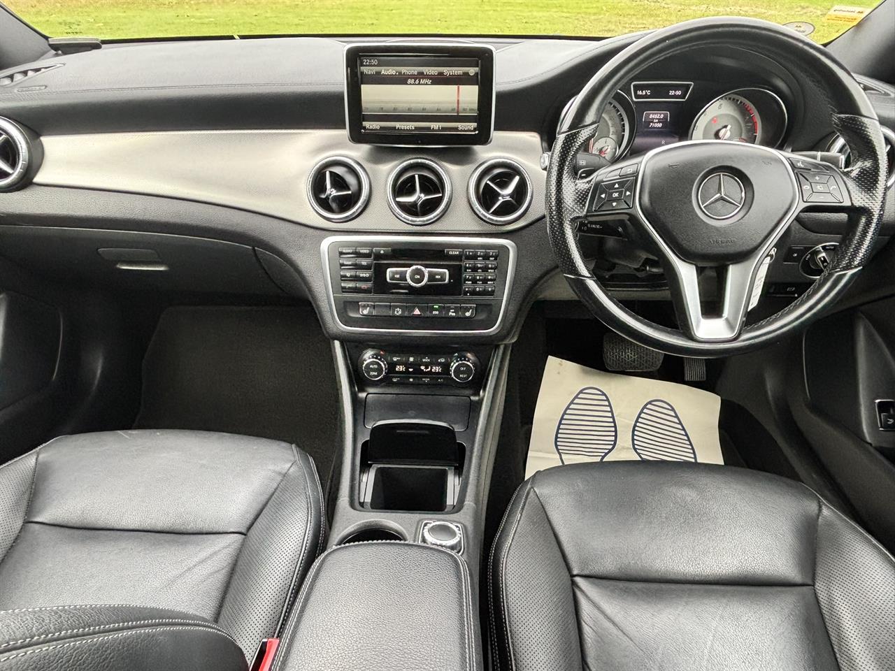 2013 Mercedes-Benz CLA180 Luxury edition Carousel 1