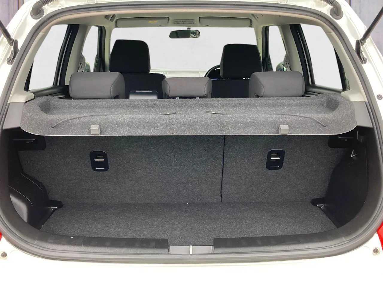2016 Suzuki Swift 1.2 XG Idling Stop Carousel 7