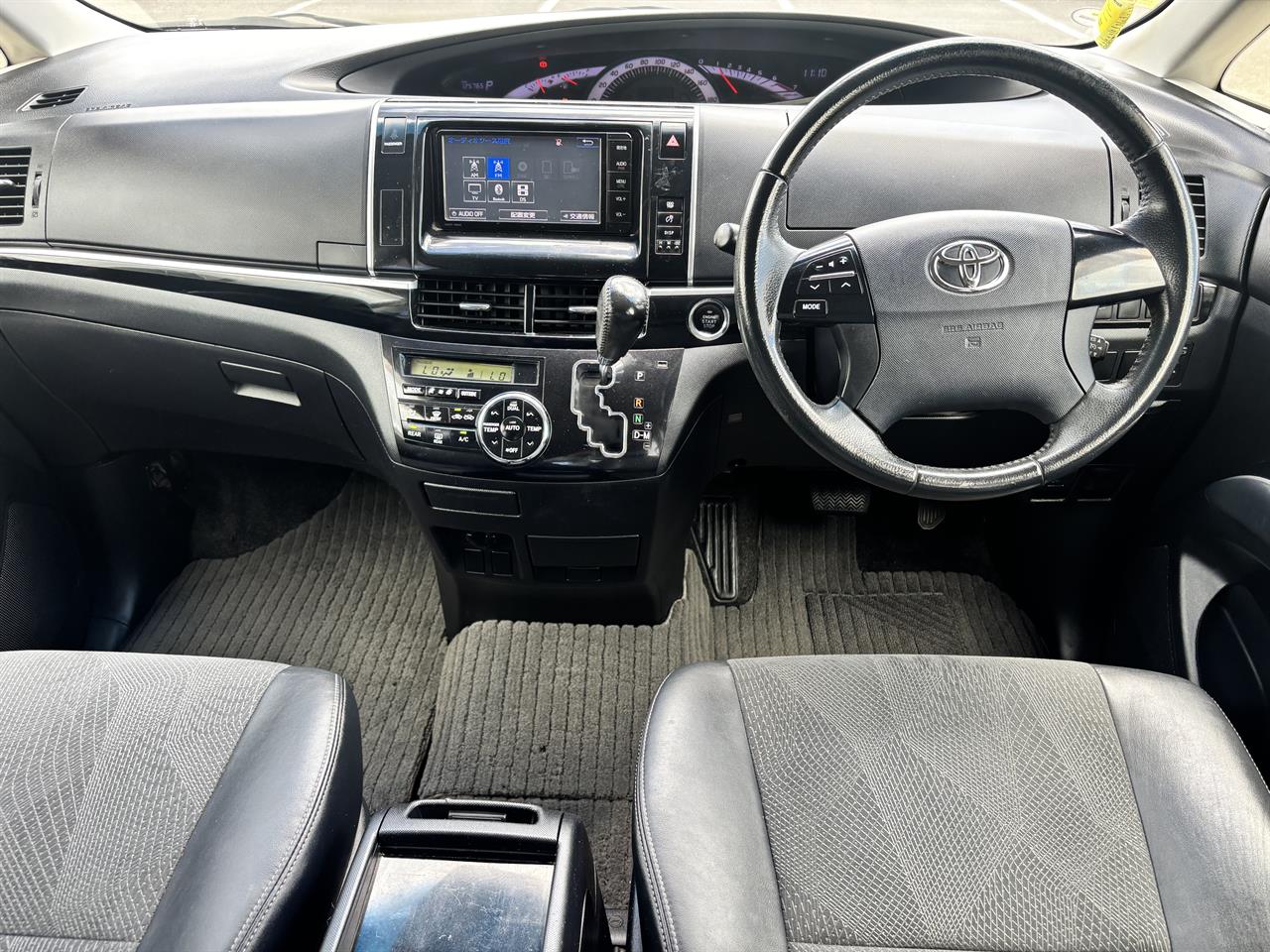 2015 Toyota Estima 2.4 Aeras Facelift Carousel 1
