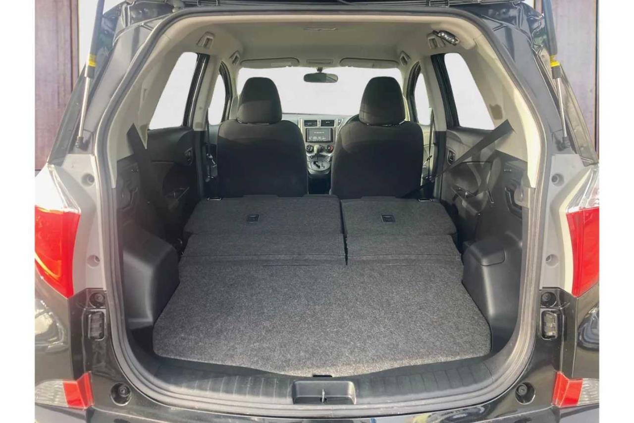 2012 Toyota Ractis 1.3G Smart Stop Carousel 8