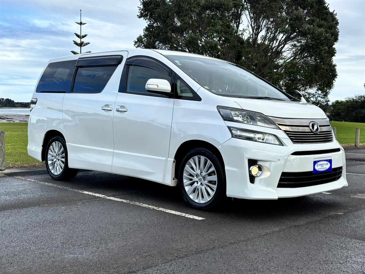 2013 Toyota Vellfire 24Z 7 Seater Carousel 10