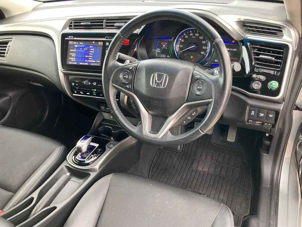 2015 Honda Grace 1.5EX Hybrid Carousel 2