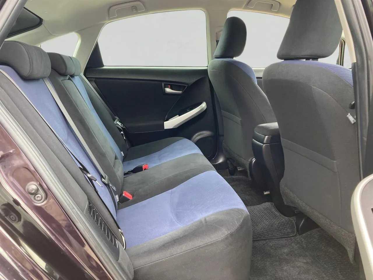 2014 Toyota Prius 1.8 Type S Facelift Carousel 6