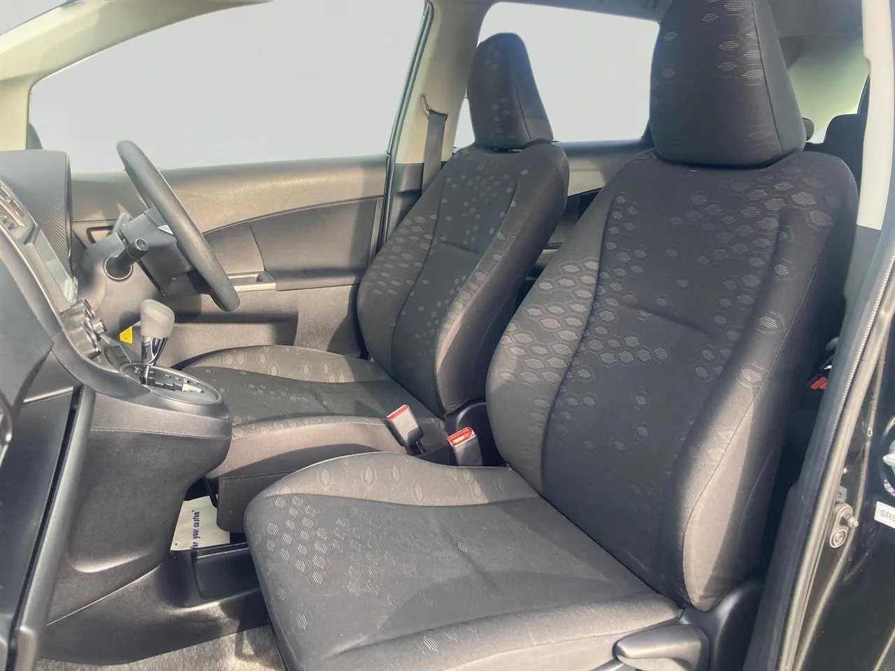 2012 Toyota Ractis 1.3G Smart Stop Carousel 4