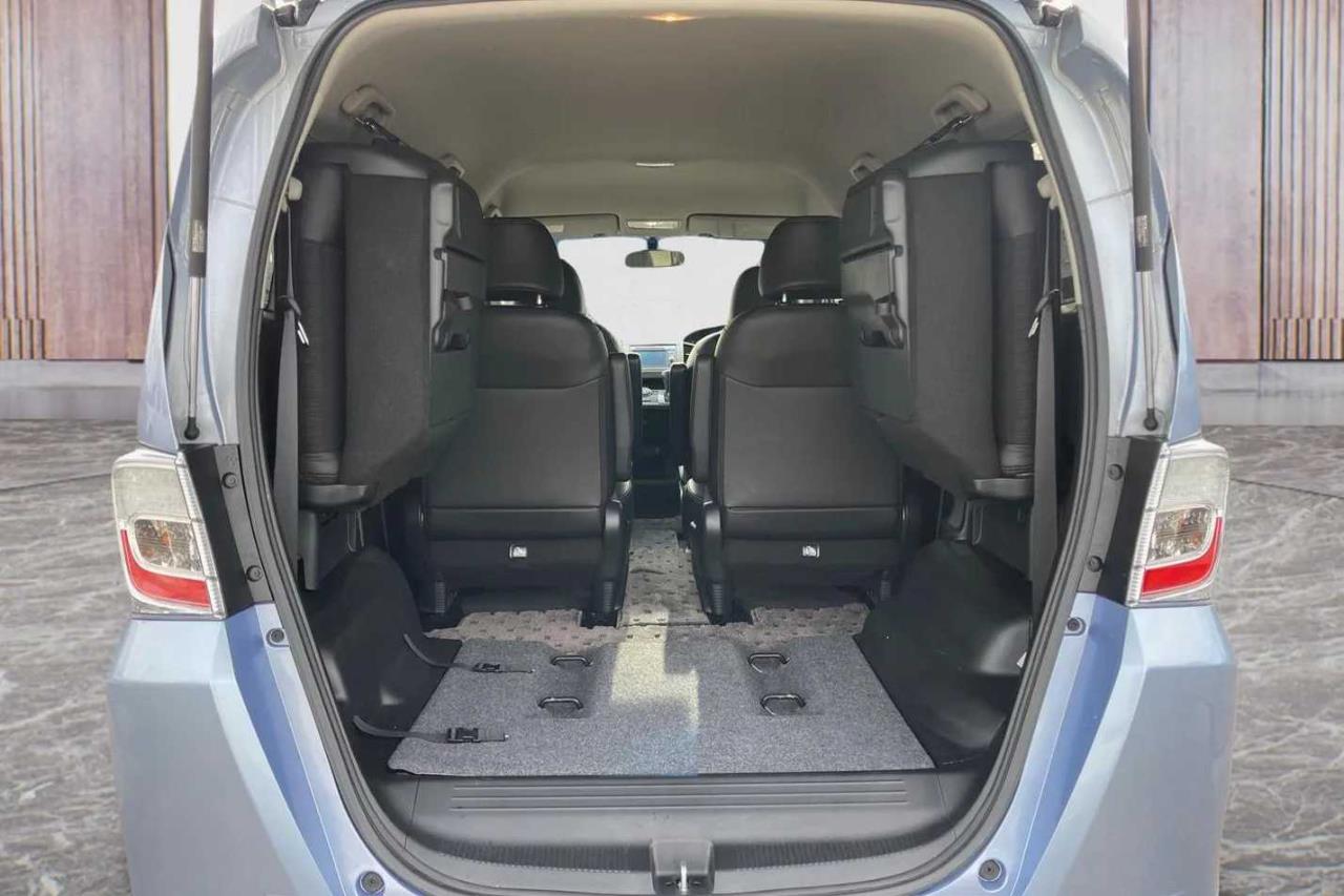 2013 Honda Freed 1.5 Hybrid Flexi Package Carousel 7