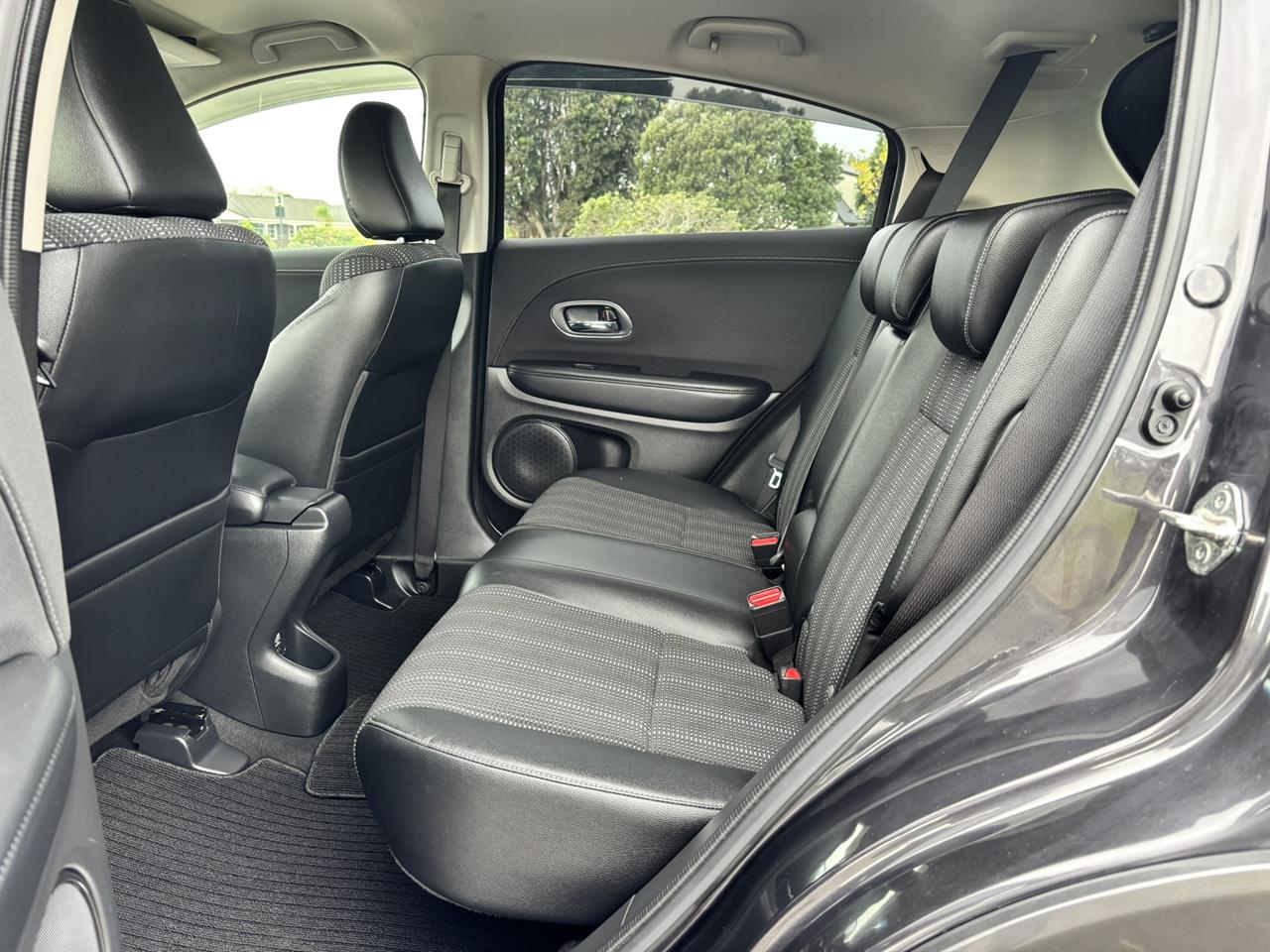2014 Honda Vezel 1.5X AWD Hybrid Carousel 4