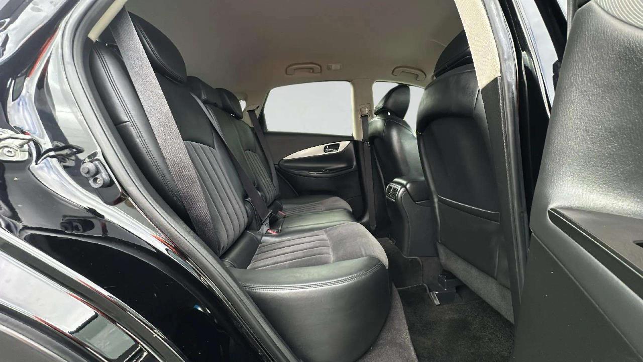 2012 Nissan Skyline 370GT Crossover Carousel 5