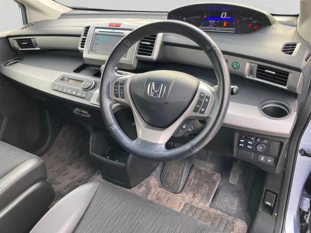2013 Honda Freed 1.5 Hybrid Flexi Package Carousel 2