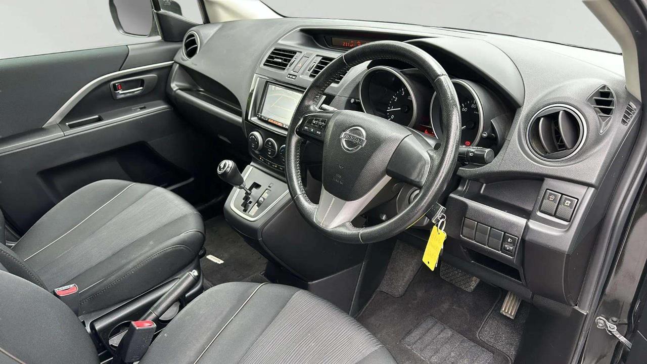 2015 Nissan Lafesta 2.0 Highway Star Carousel 2