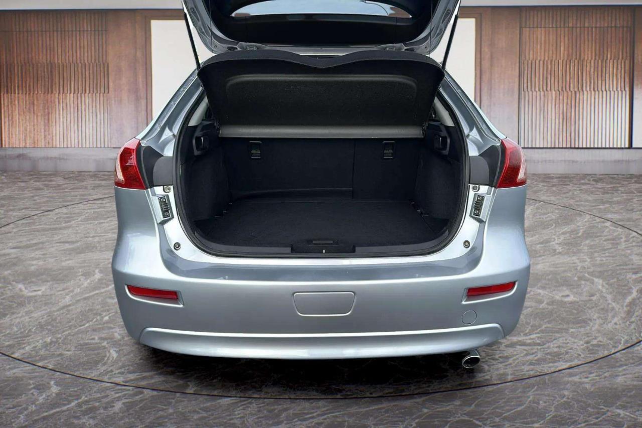 2014 Mitsubishi Galant Fortis Sportsback Carousel 7