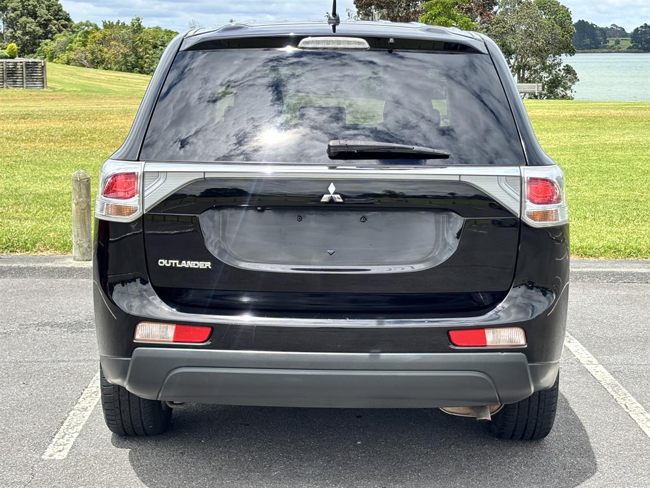 2014 Mitsubishi Outlander 2.4G 4WD 7 Seater Carousel 14