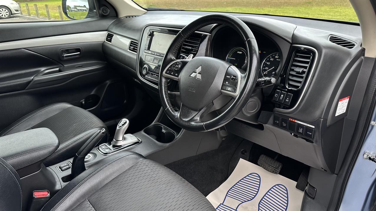2013 Mitsubishi Outlander 2.0G 4WD PHEV Carousel 2