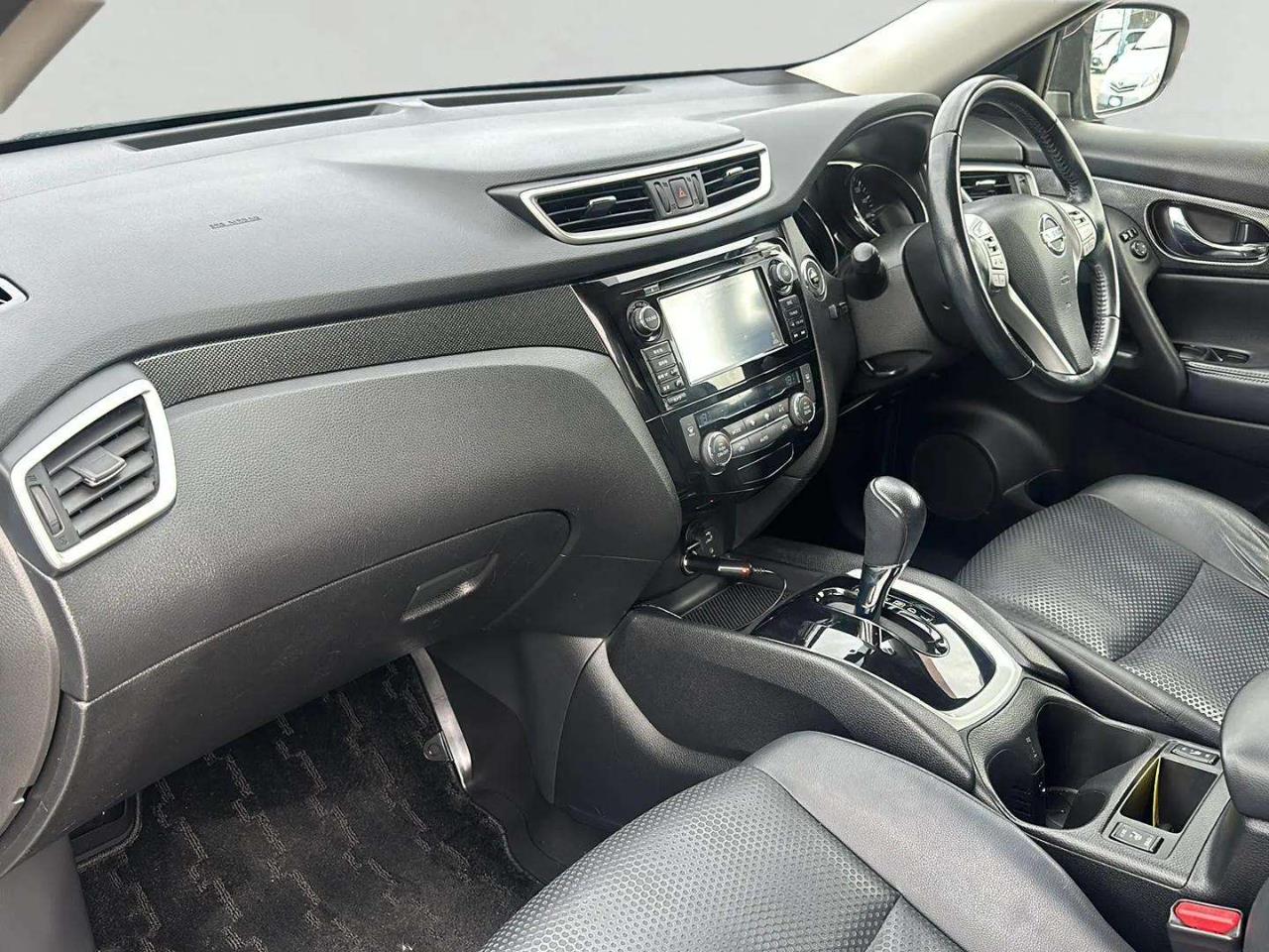 2014 Nissan X-Trail 20X Facelift Carousel 3