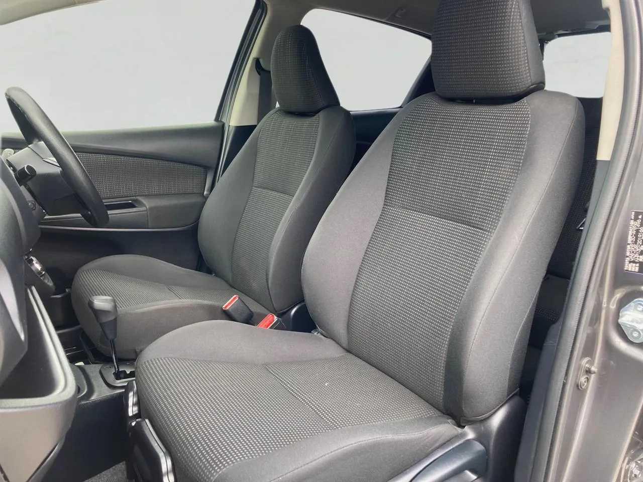 2017 Toyota Vitz 1.5 F Hybrid Carousel 4