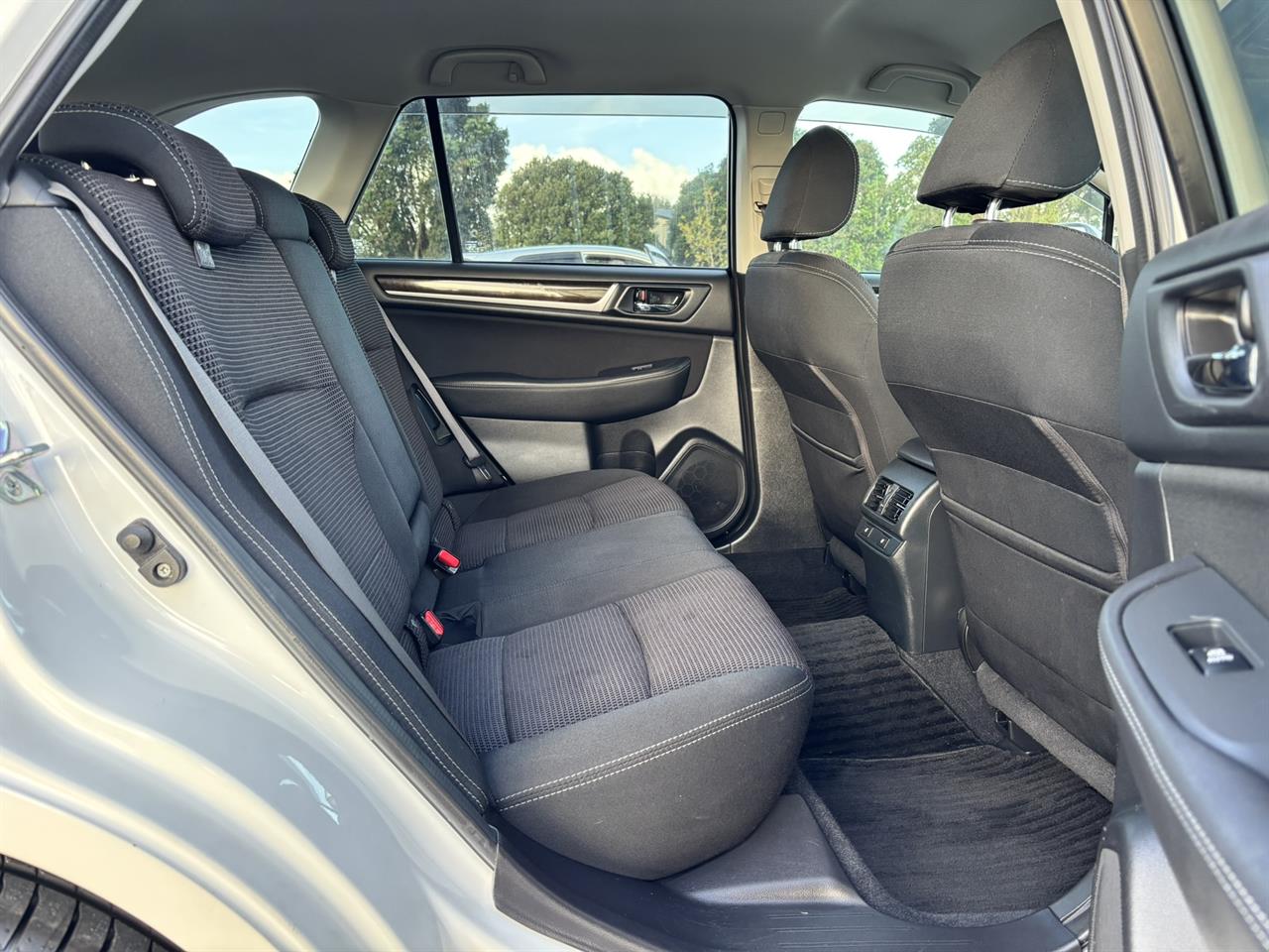 2015 Subaru Outback 2.5 Limited Smart ED Carousel 3