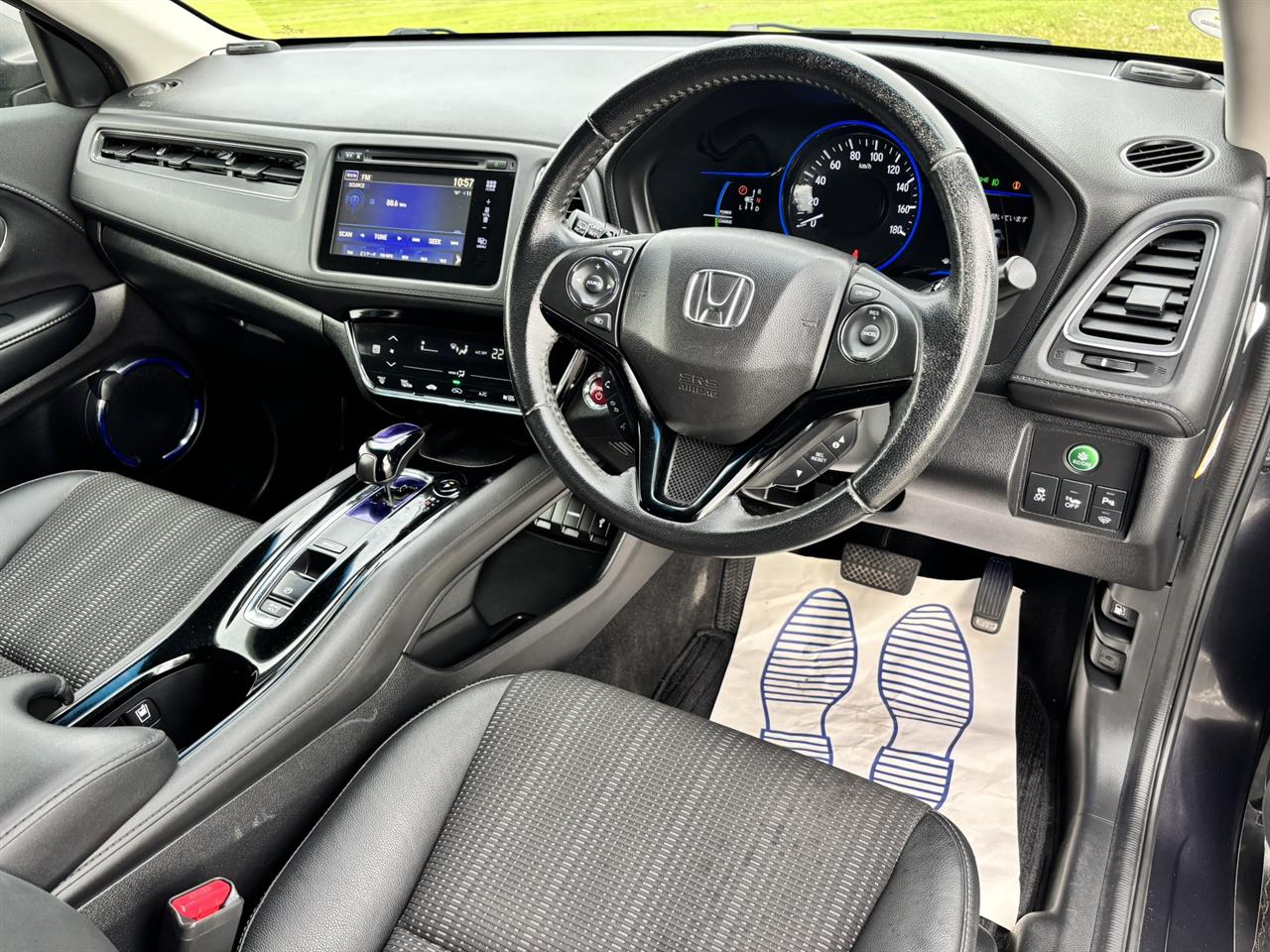 2014 Honda Vezel 1.5X AWD Hybrid Carousel 2