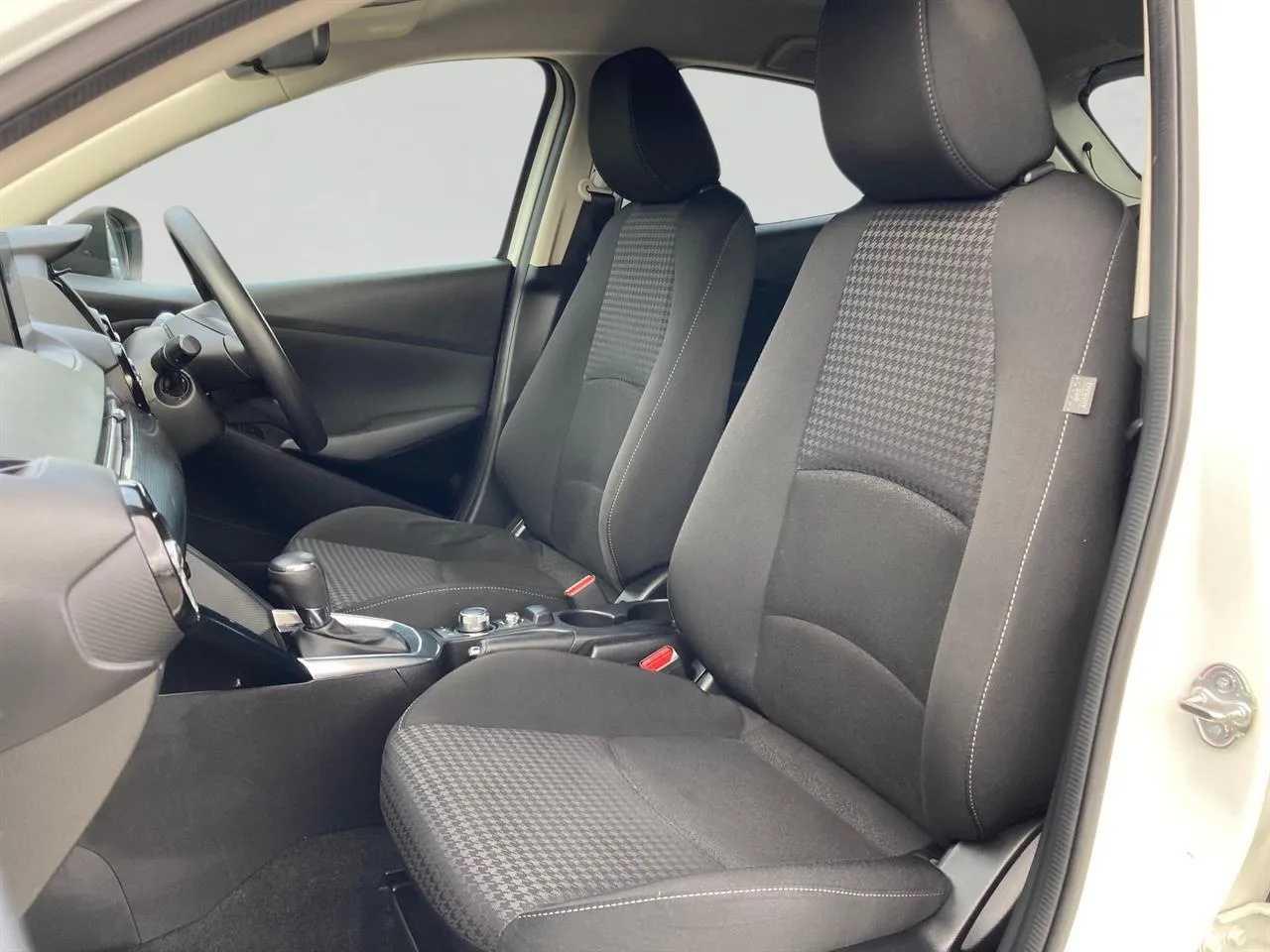 2016 Mazda Demio 1.5 XD Touring Carousel 4